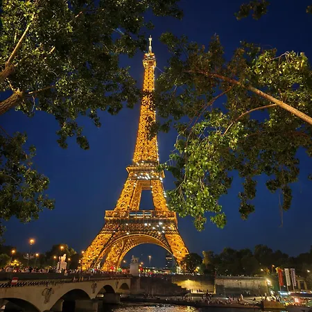 Tour Eiffel شقة